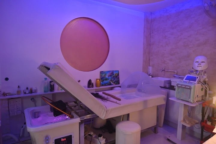 Private spa and therapy room at New Look by Suruchi